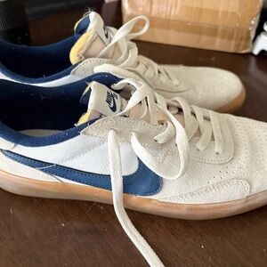 Nike SB Heritage Vulc Cream and Navy Sneakers